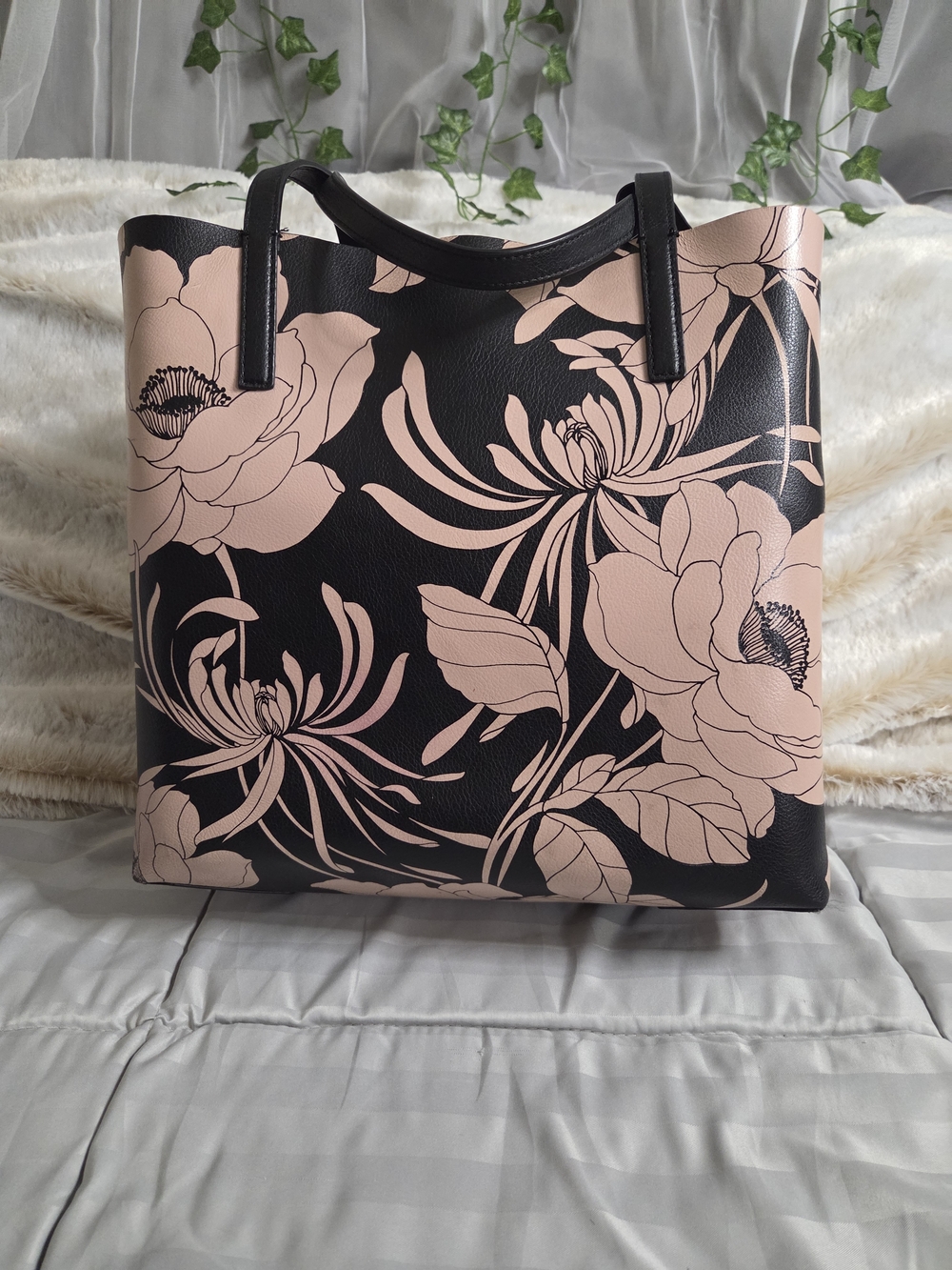 Kate Spade Mya Gardenia Reversible Tote With Matching Pouch & Long Wallet - Picture 2 of 13